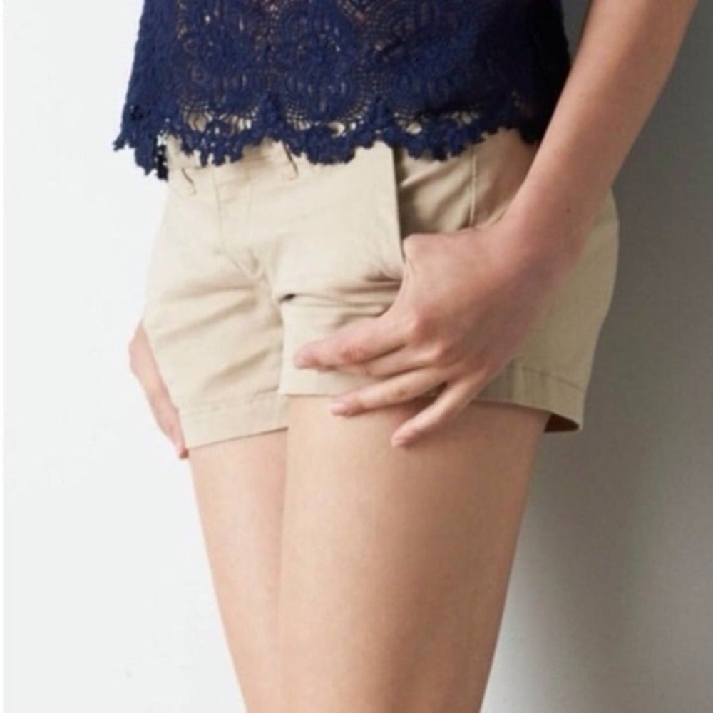 Gap‎ Jeans Women's Beige Shorts Size 2
